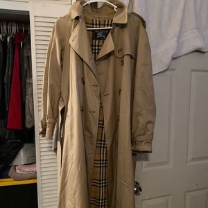 Burberry Trenchcoat